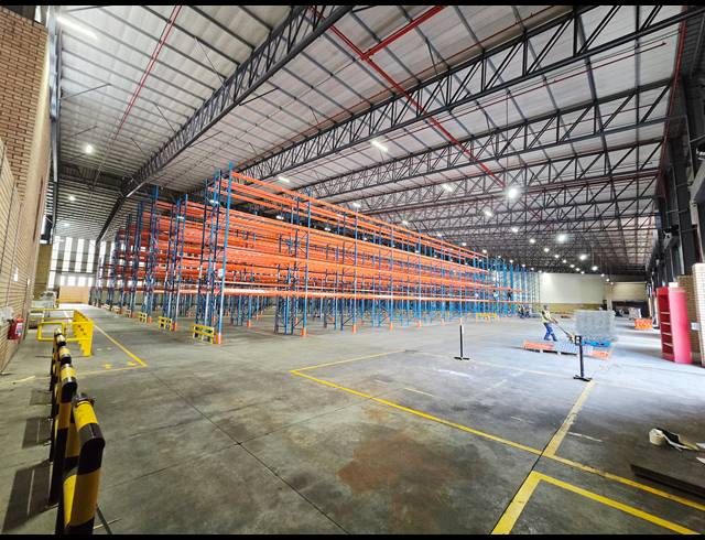14,590M² WAREHOUSE TO LET IN NORTH RIDING